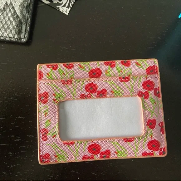 👛NWOT Floral Card Holder - Picture 2 of 3